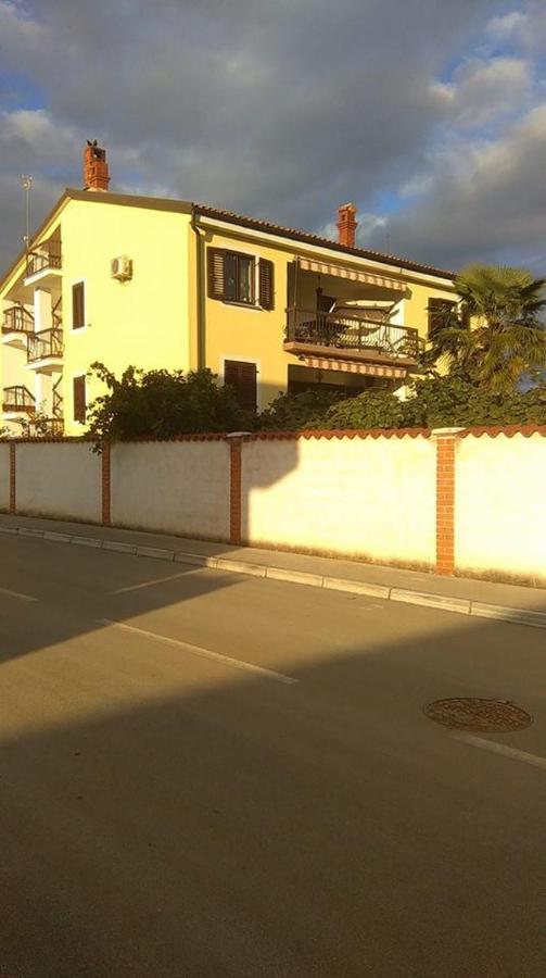 App Carla Apartment Novigrad  ภายนอก รูปภาพ