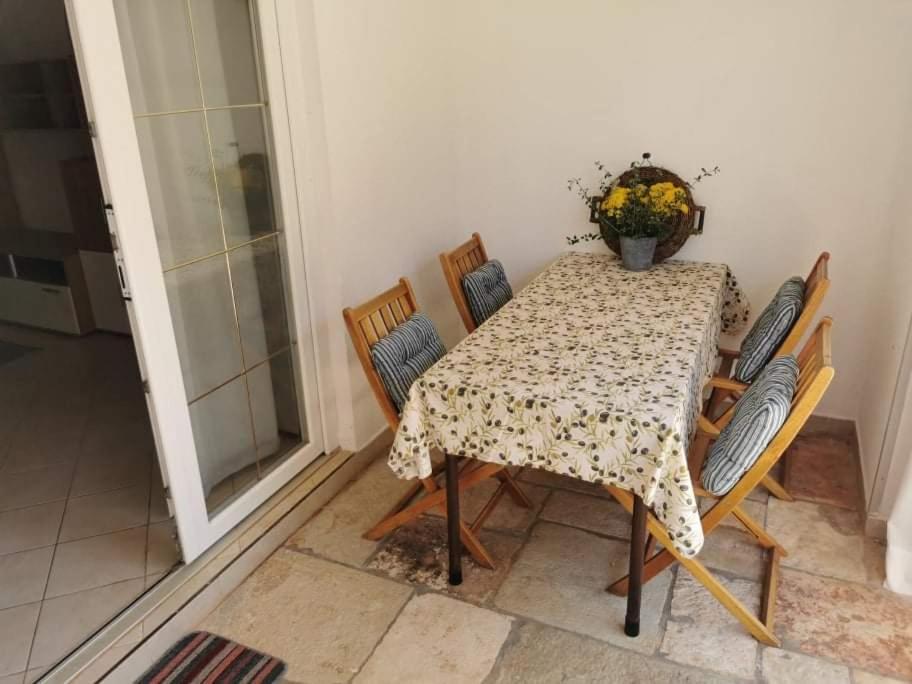App Carla Apartment Novigrad  ภายนอก รูปภาพ