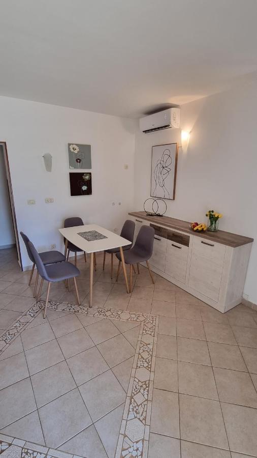 App Carla Apartment Novigrad  ภายนอก รูปภาพ